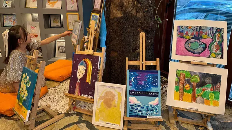 Sanat Sergisi: Yaratıcılığın Sergilenişi